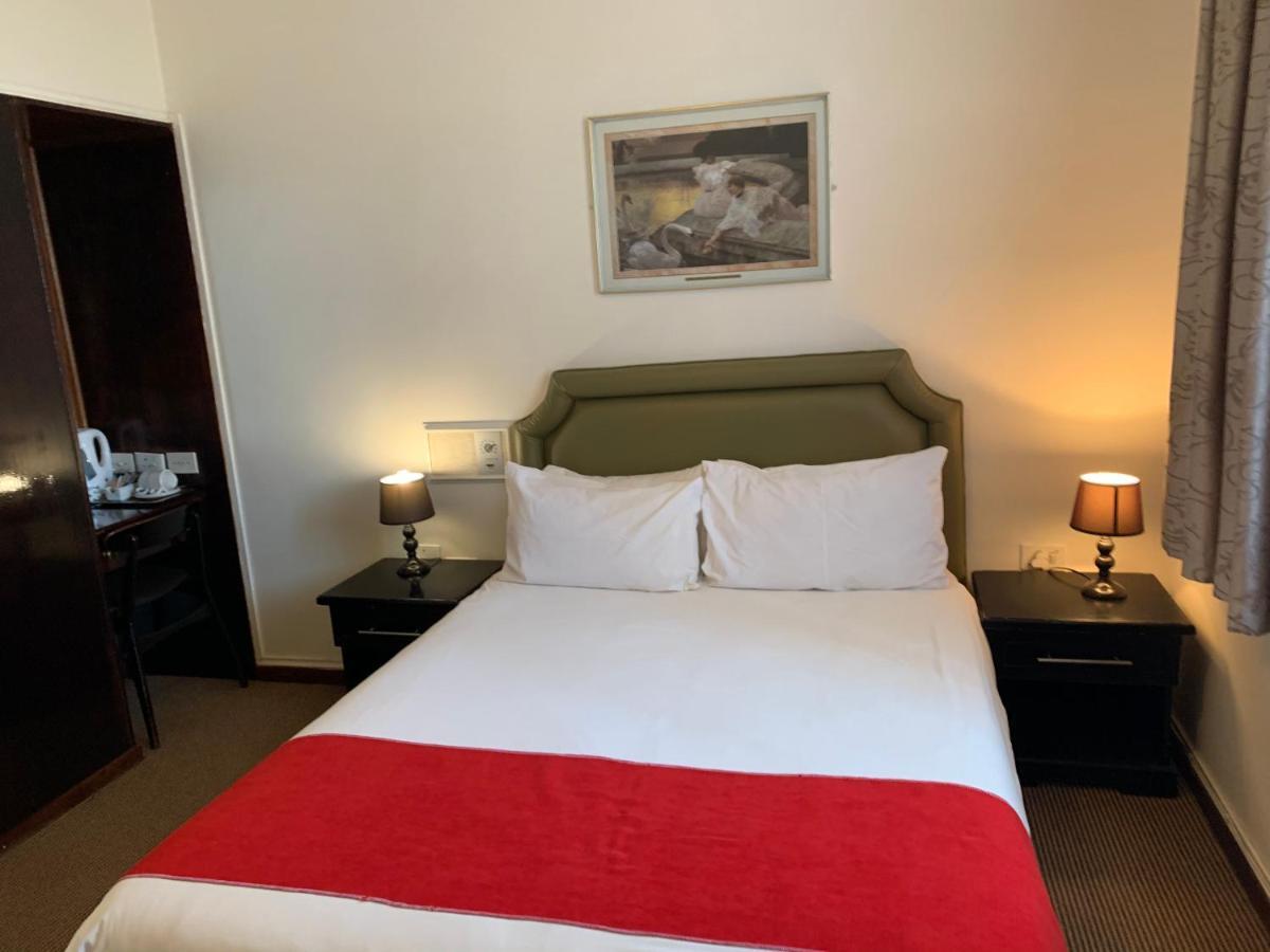 Savoy Hotel 3*